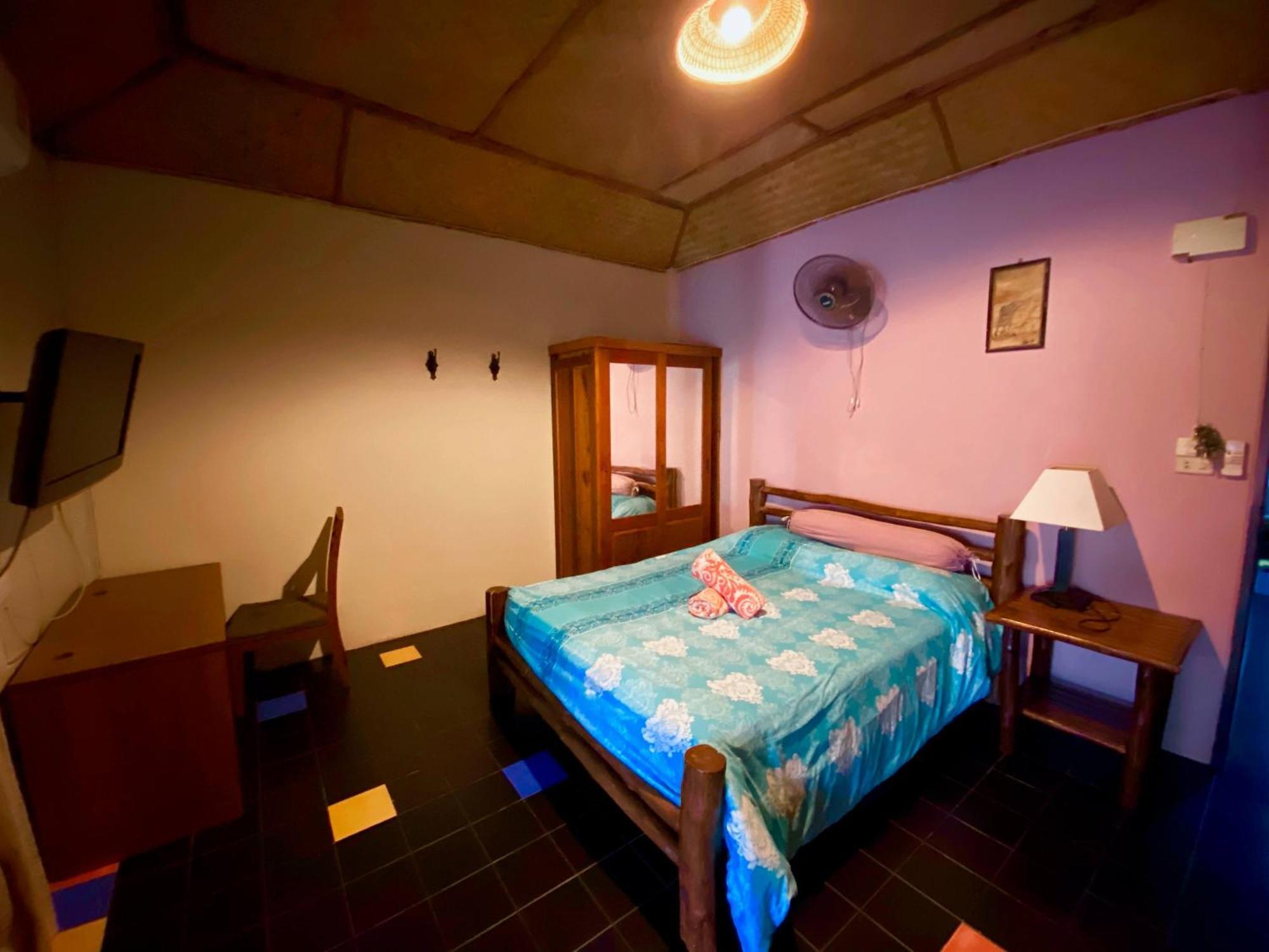 צ'אלונג Shanti Lodge Phuket חדר תמונה